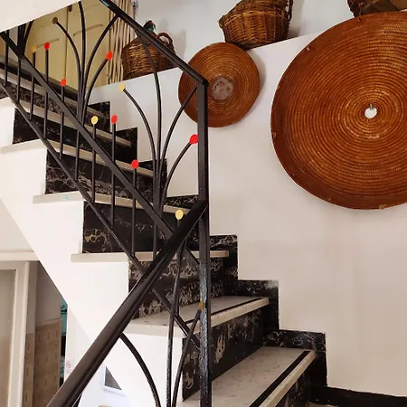 In Casa Con Cortili Ad - Sardegna