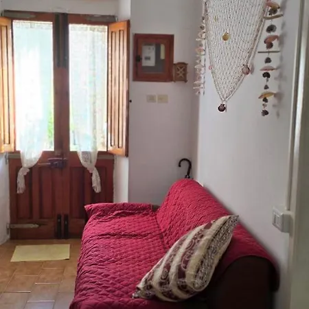 In Casa Con Cortili Ad - Sardegna 아르버스